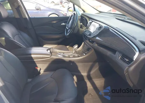 2017 Buick Envision Essence z USA, uszkodzony, nr VIN LRBFXBSA8HD004081